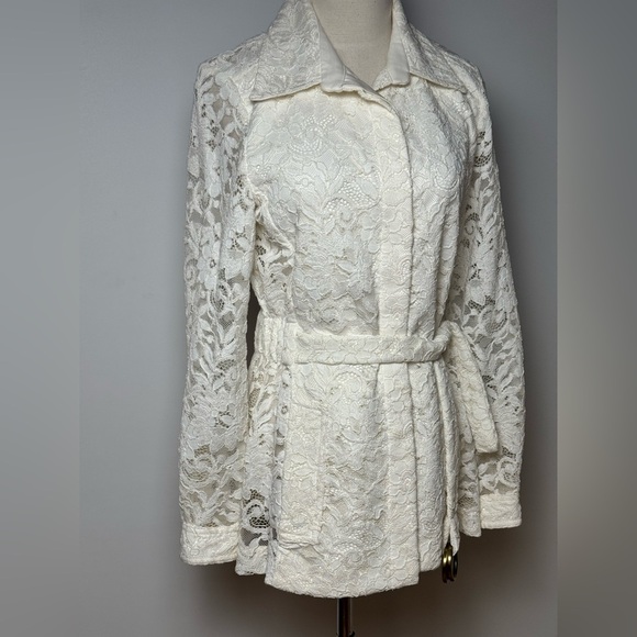 Alexis Ivory Lace Two-Piece Pant Suit – Size M - Picture 3 of 15